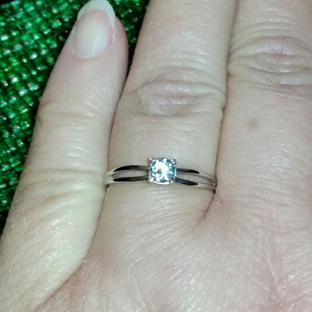 WGP .925 Silver Blue Topaz Ring - Picture 2 of 7